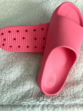 wild fable Hot Pink Cushioned Slide Sandals